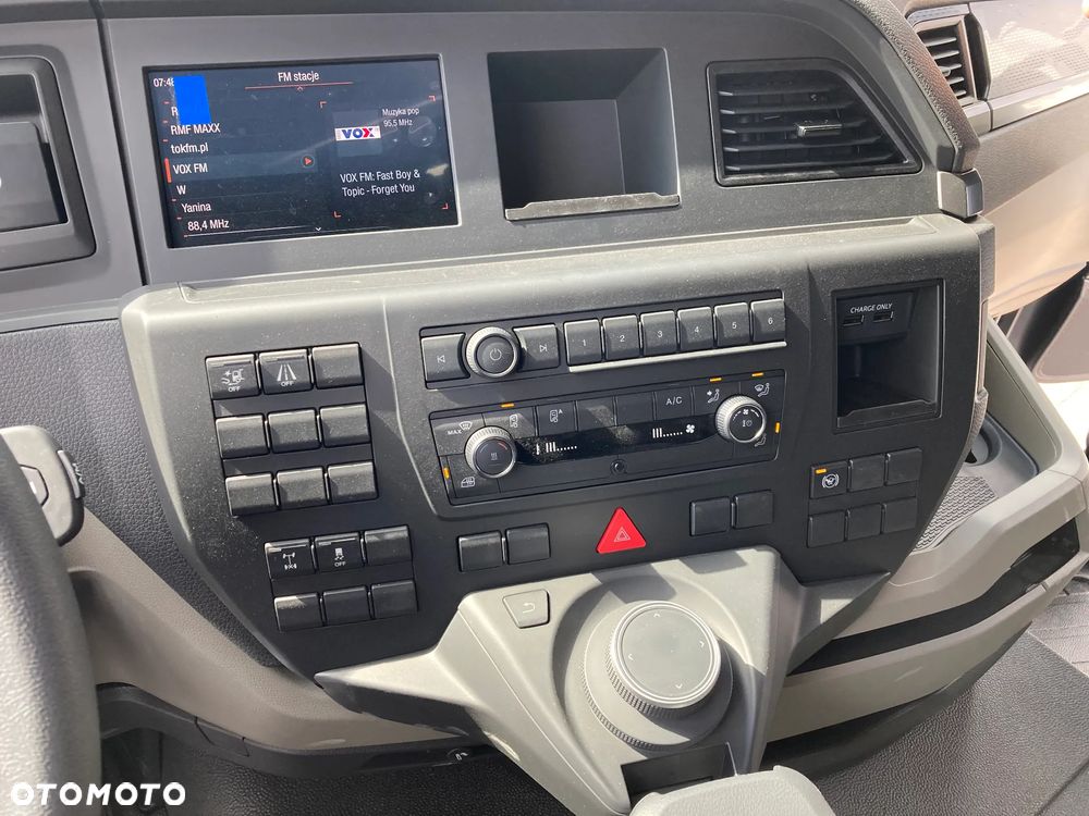 MAN MAN TGL 12.250 4x2 BL CH - 10