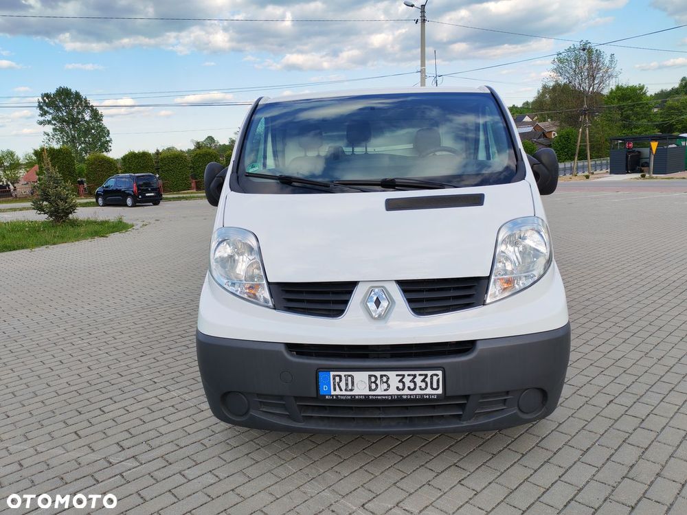 Renault TRAFIC - 2