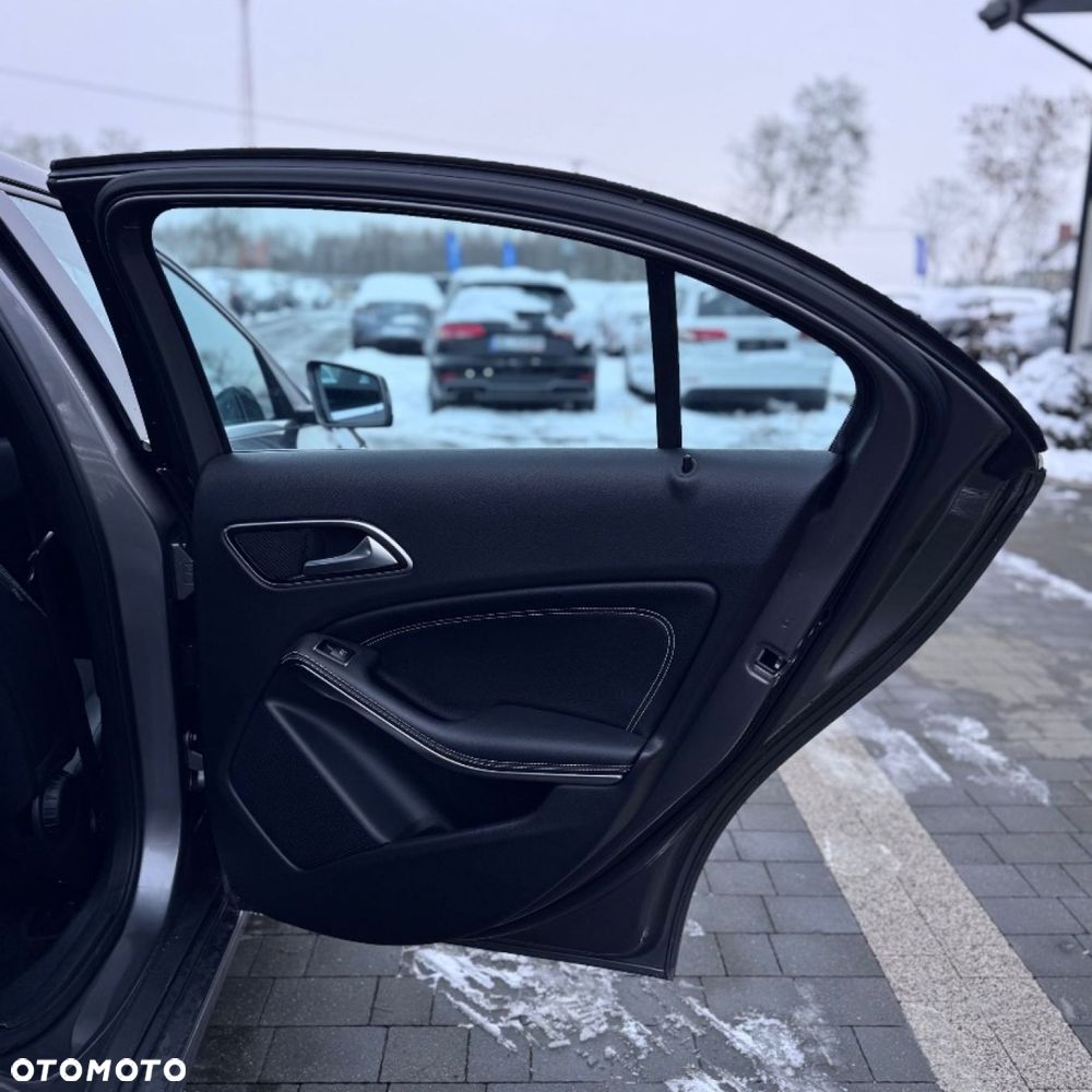 Mercedes-Benz Klasa A 180 CDI 7G-DCT AMG Line - 22