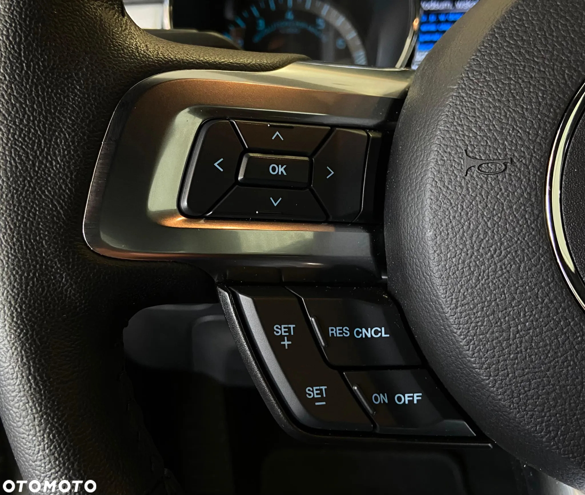 Ford Mustang 5.0 V8 GT - 14