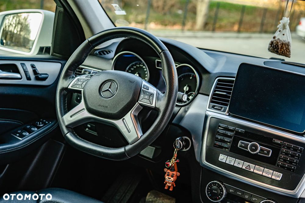 Mercedes-Benz ML 350 BlueTEC 4-Matic - 6