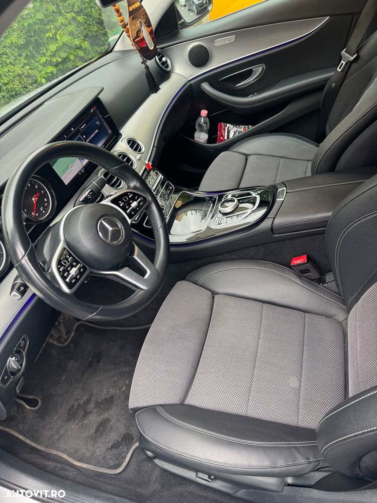 Mercedes-Benz E 200 4MATIC Aut. - 13