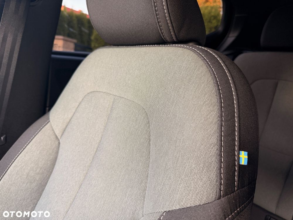 Volvo XC 40 B3 Plus Bright - 26