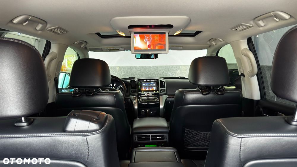 Toyota Land Cruiser - 12