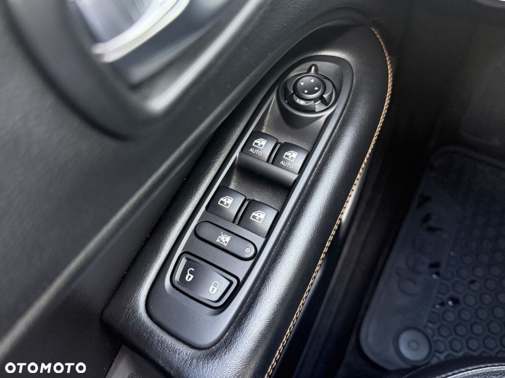 Jeep Compass - 22