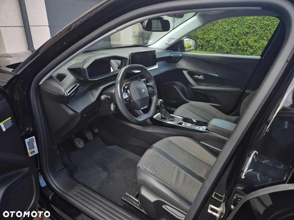 Peugeot 2008 1.2 PureTech Allure Pack S&S - 6