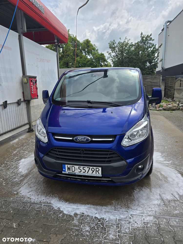 Ford Tourneo Custom - 1