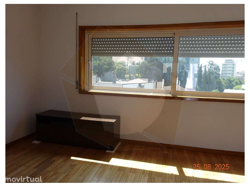 T0 ARRENDAMENTO - PORTO (CENTRO) - Grande imagem: 2/10