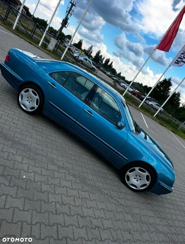 Mercedes-Benz Klasa E - 26