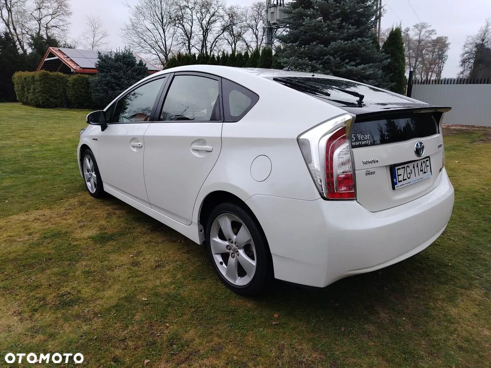 Toyota Prius (Hybrid) Executive - 5