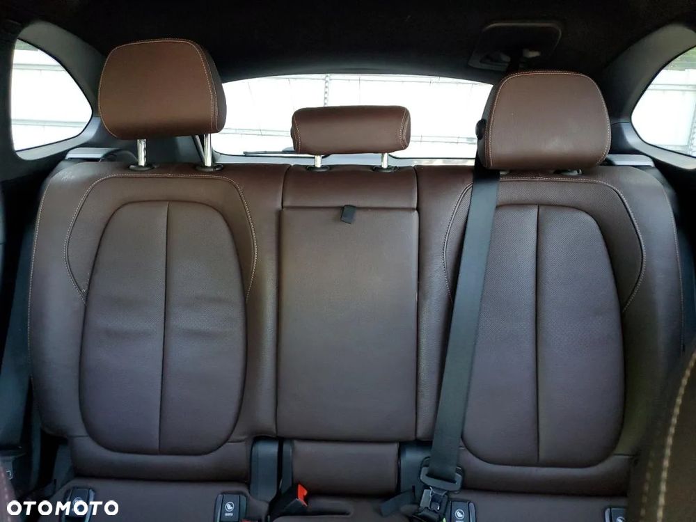 BMW X1 xDrive25i GPF Advantage - 9