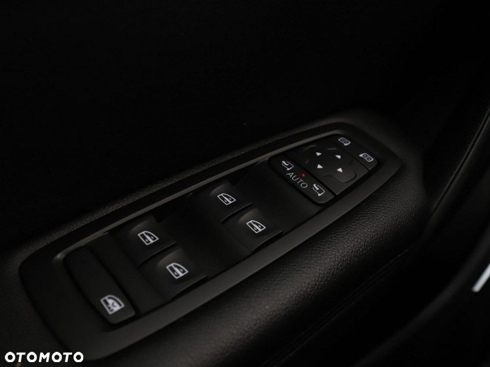 Renault Megane ENERGY TCe 205 EDC GT - 38