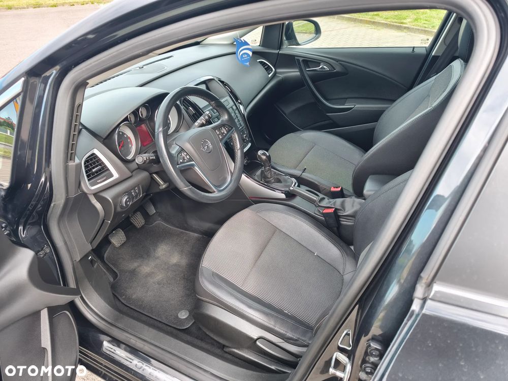 Opel Astra 1.4 Turbo Cosmo - 11