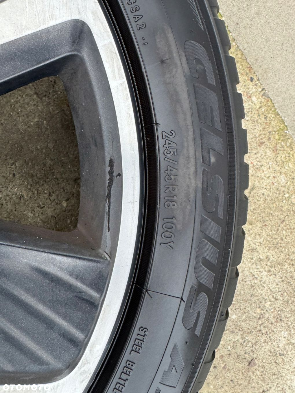 Cupra Formentor 1,5 TSI 2022r Felgi z oponami 245/45R18 - 5