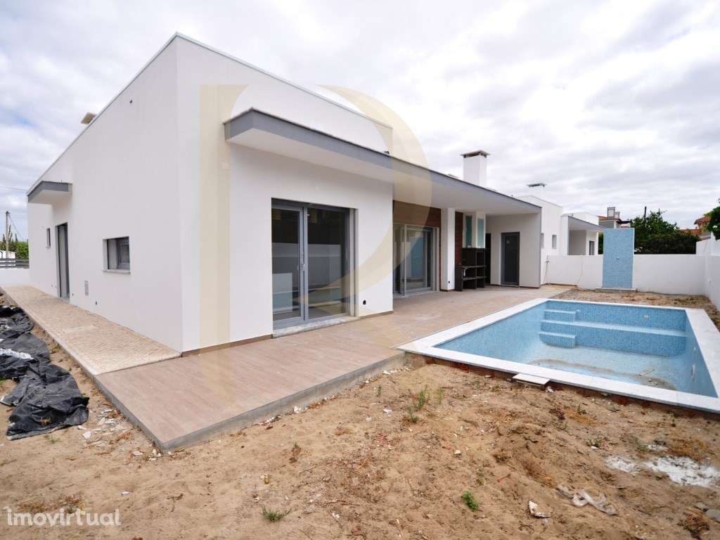 Moradia geminada térrea nova com piscina e garagem em Brejos de Aze... - Grande imagem: 3/25