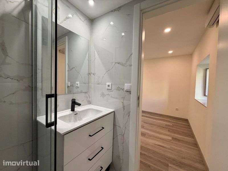 GRAÇA  T1 REMODELADO com suite e entrada idenpendente - Grande imagem: 4/12