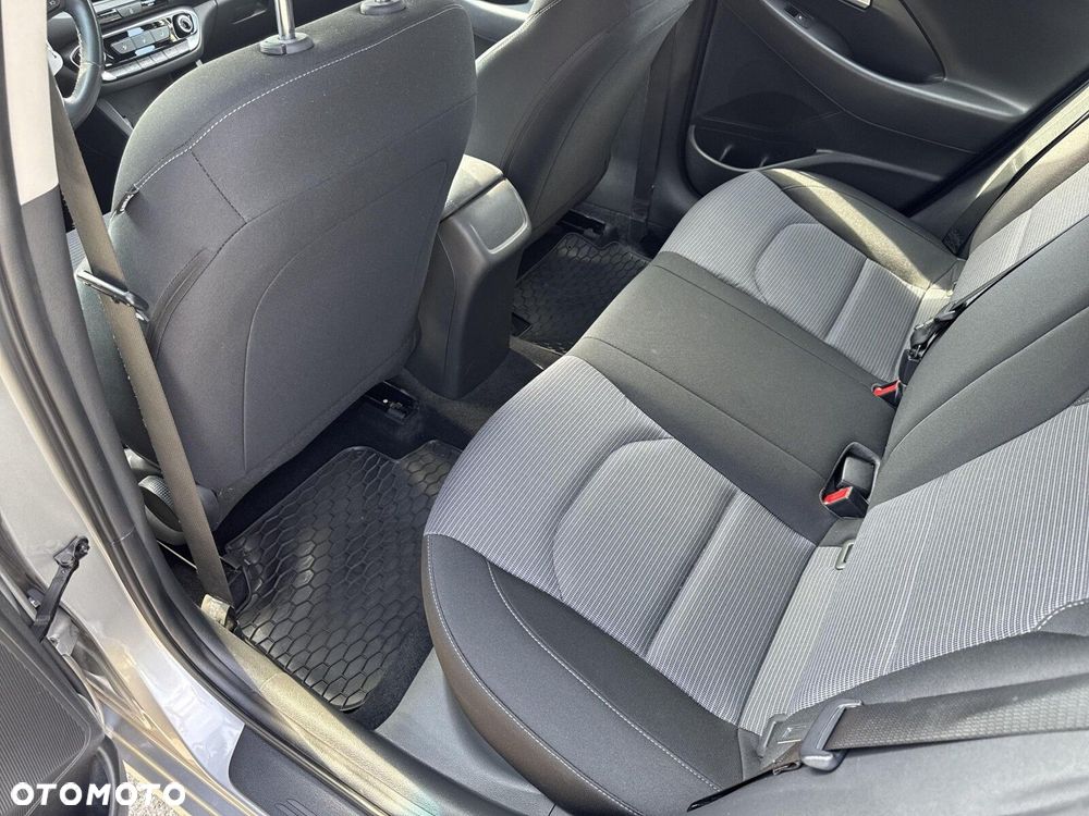 Hyundai i30 1.5 DPI Classic + - 28