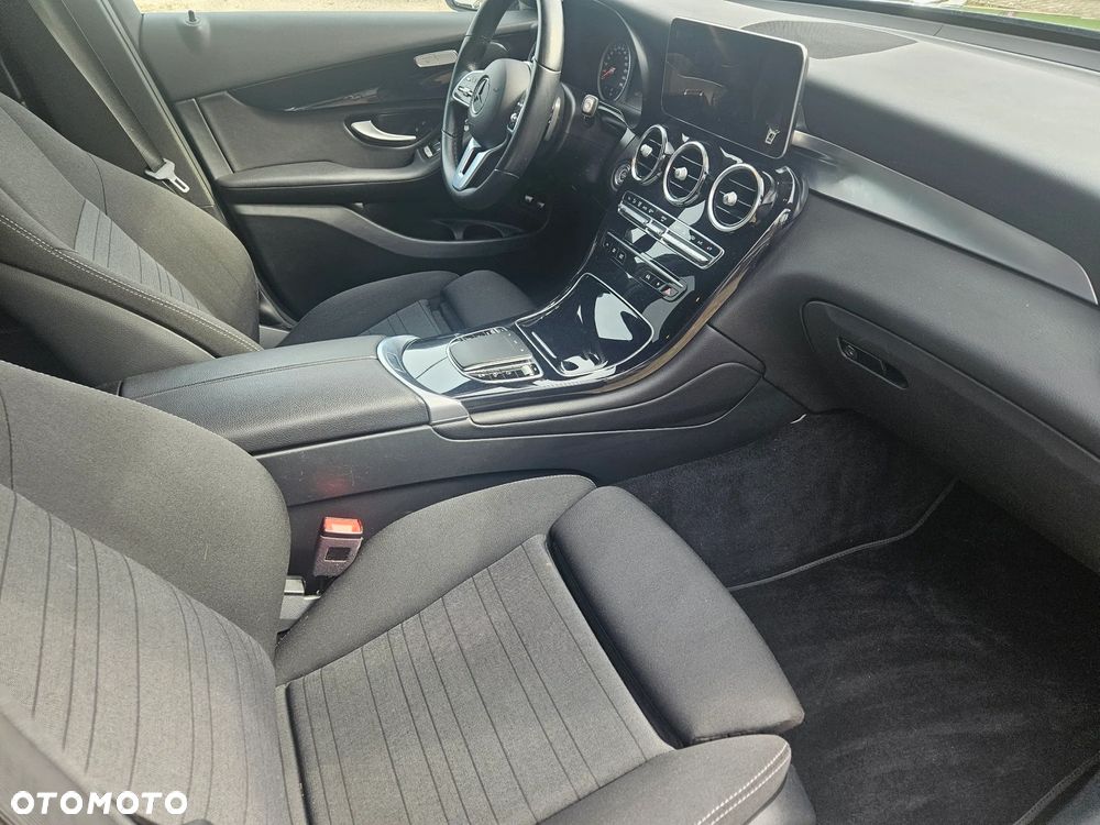 Mercedes-Benz GLC 300 e 4-Matic - 19