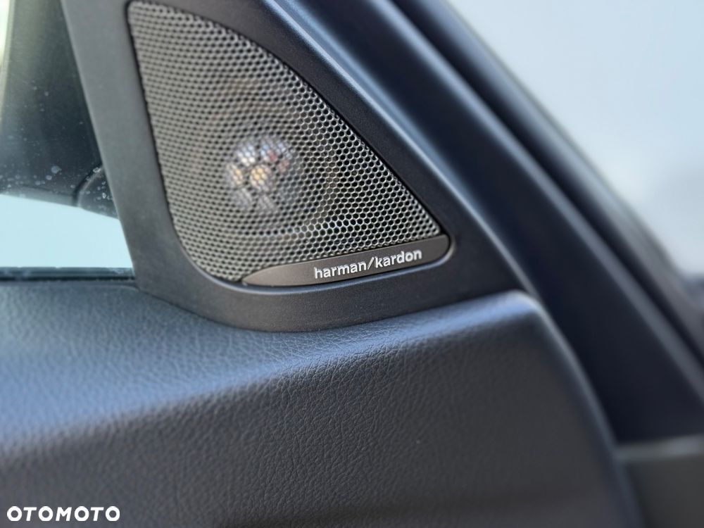 BMW Seria 3 320d Edition Luxury Line Purity - 33