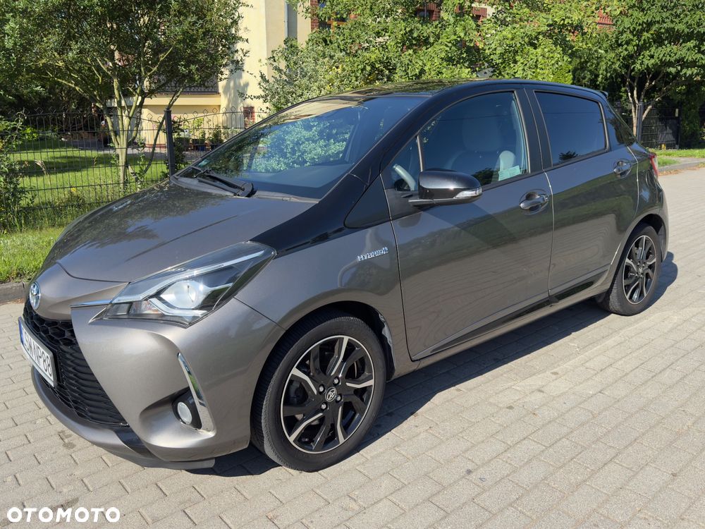 Toyota Yaris Hybrid 100 Selection Platinum - 1