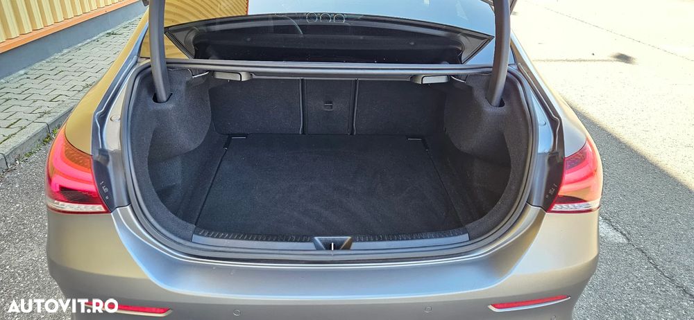 Mercedes-Benz A 200 Sedan 7G-DCT AMG Line - 12