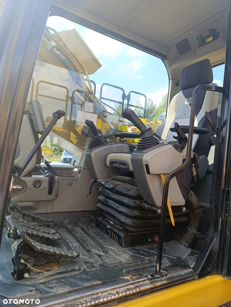 Caterpillar M322D - 4