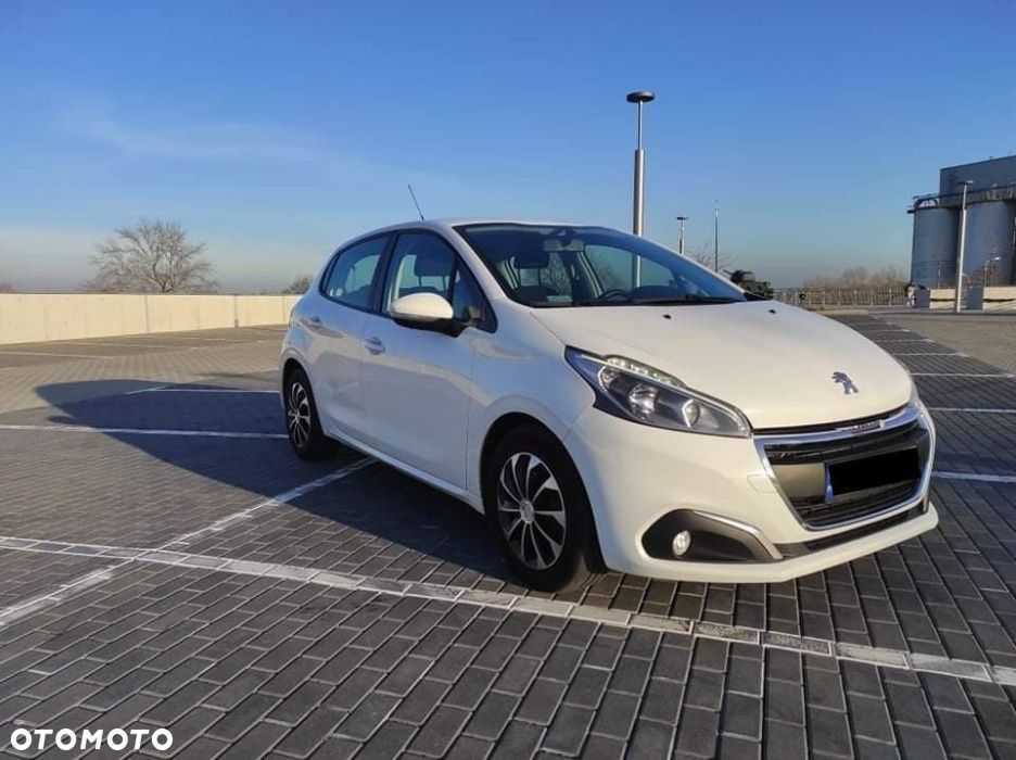 Peugeot 208 - 5