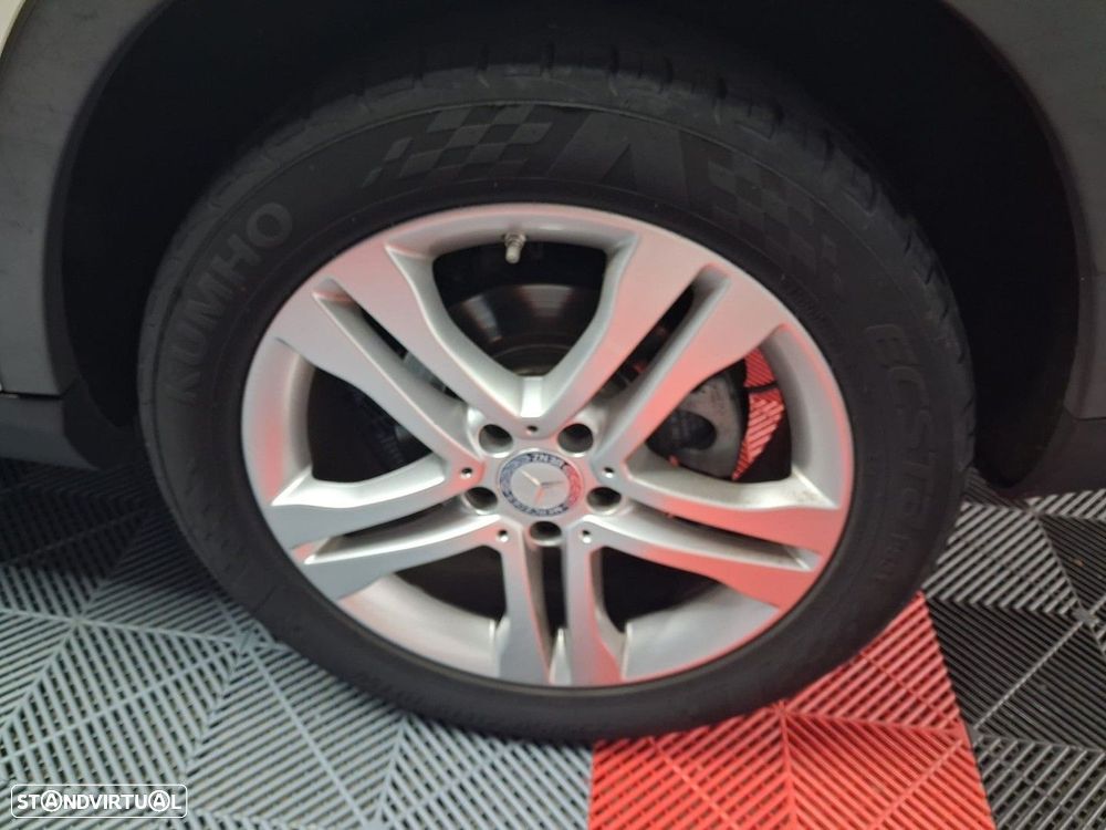 Mercedes-Benz GLA 180 d Urban - 14