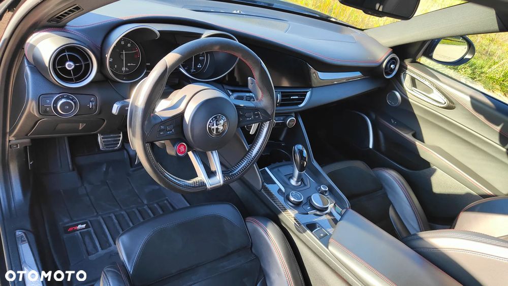 Alfa Romeo Giulia 2.9 Bi Turbo V6 Quadrifoglio - 12