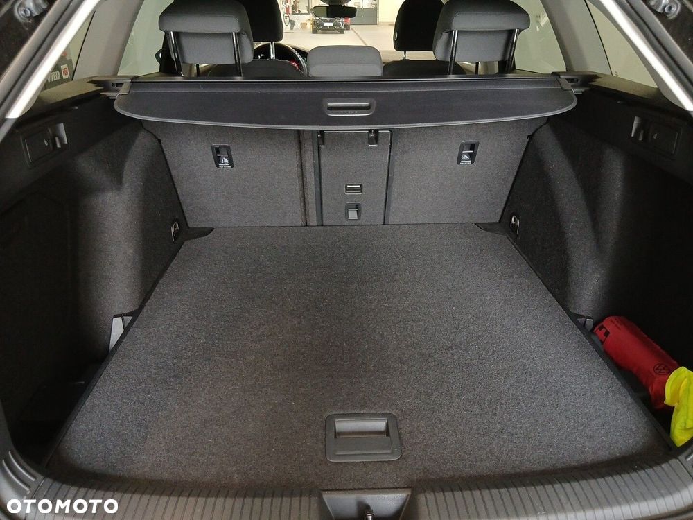 Volkswagen Golf 1.0 eTSI Life DSG - 17