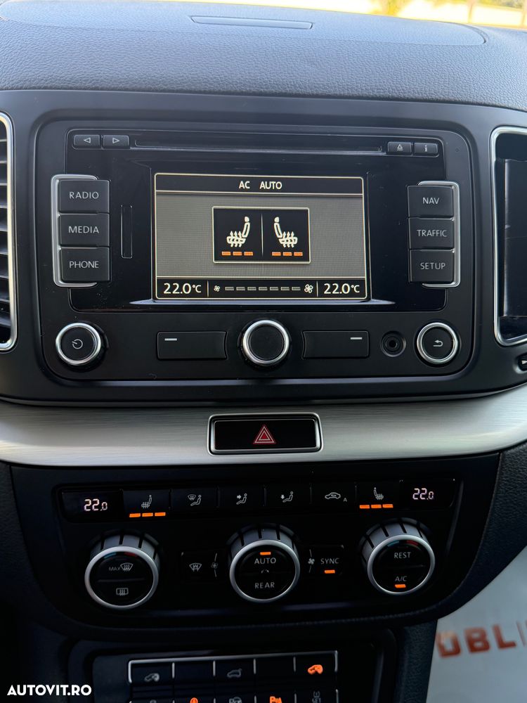 Volkswagen Sharan 2.0 TDI DSG BlueMotion Technology Highline - 11