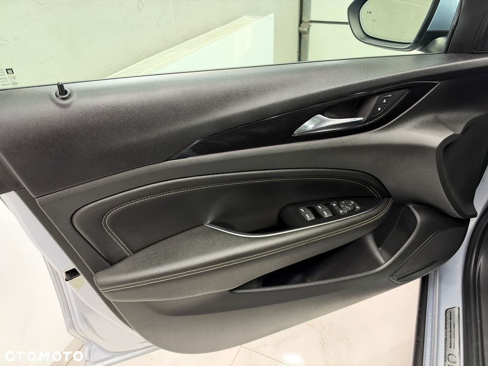 Opel Insignia 2.0 Exclusive - 11