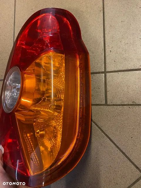 LAMPA TYŁ TYLNA PRAWA HYUNDAI TERRACAN - 2