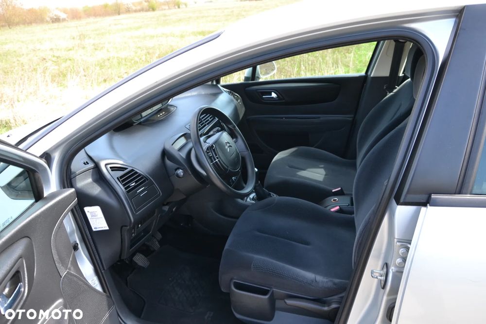 Citroën C4 1.4 16V Style - 12