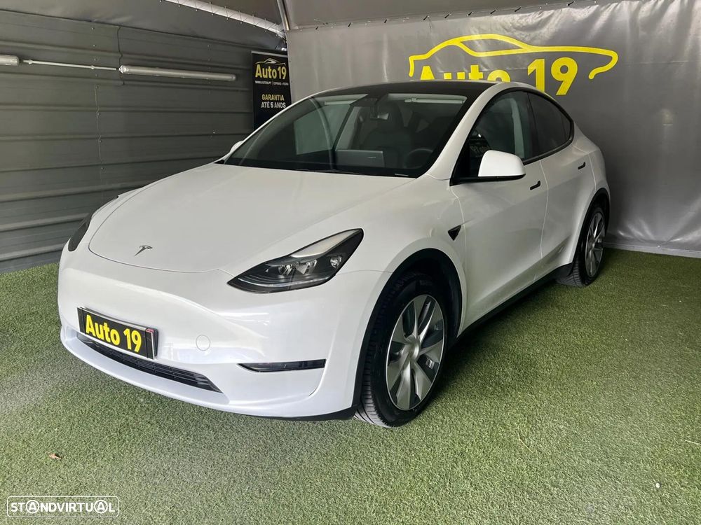 Tesla Model Y — fotografia 2