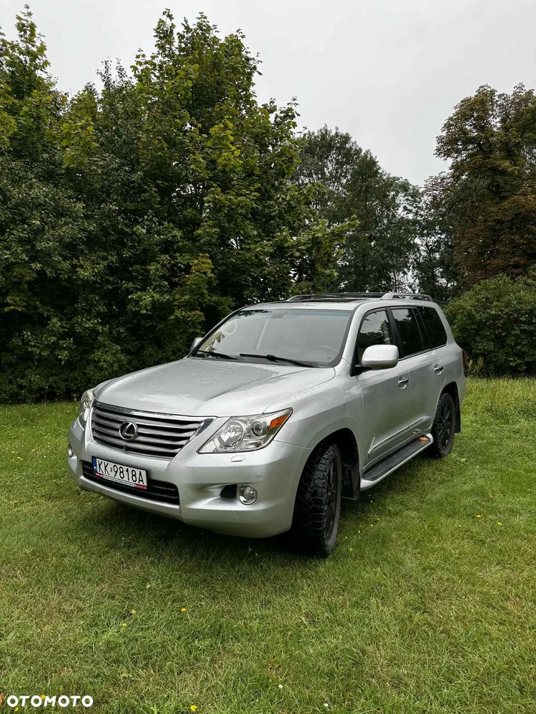 Lexus LX 570 - 1