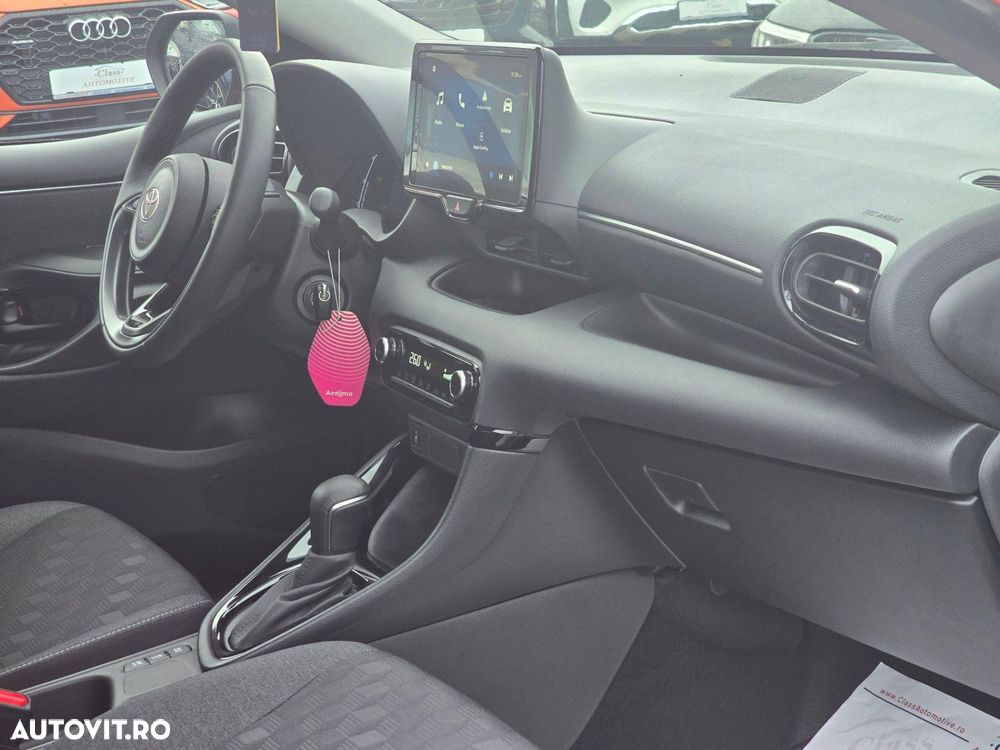 Toyota Yaris - 12