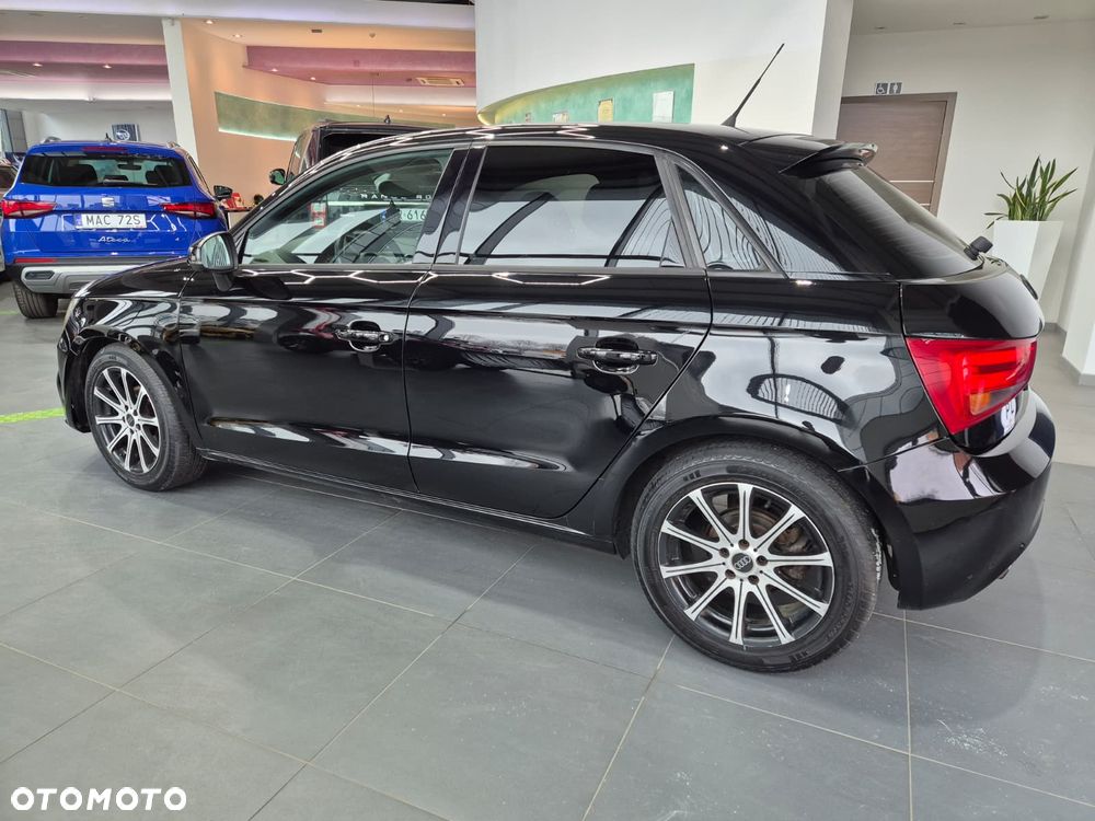 Audi A1 Sportback 1.6 TDI Attraction - 11