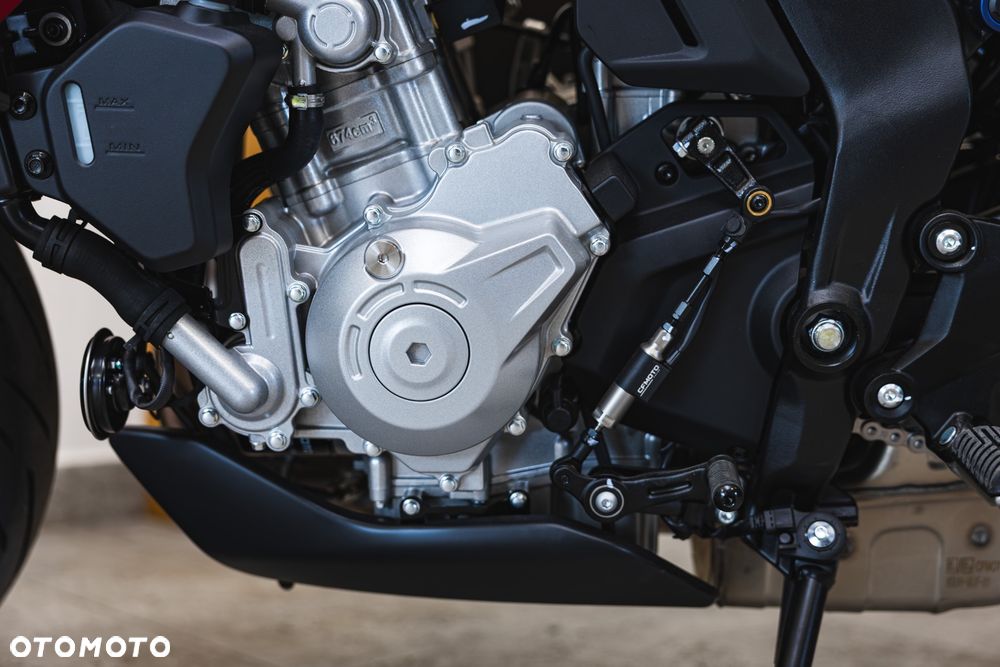 CFMoto NK - 9