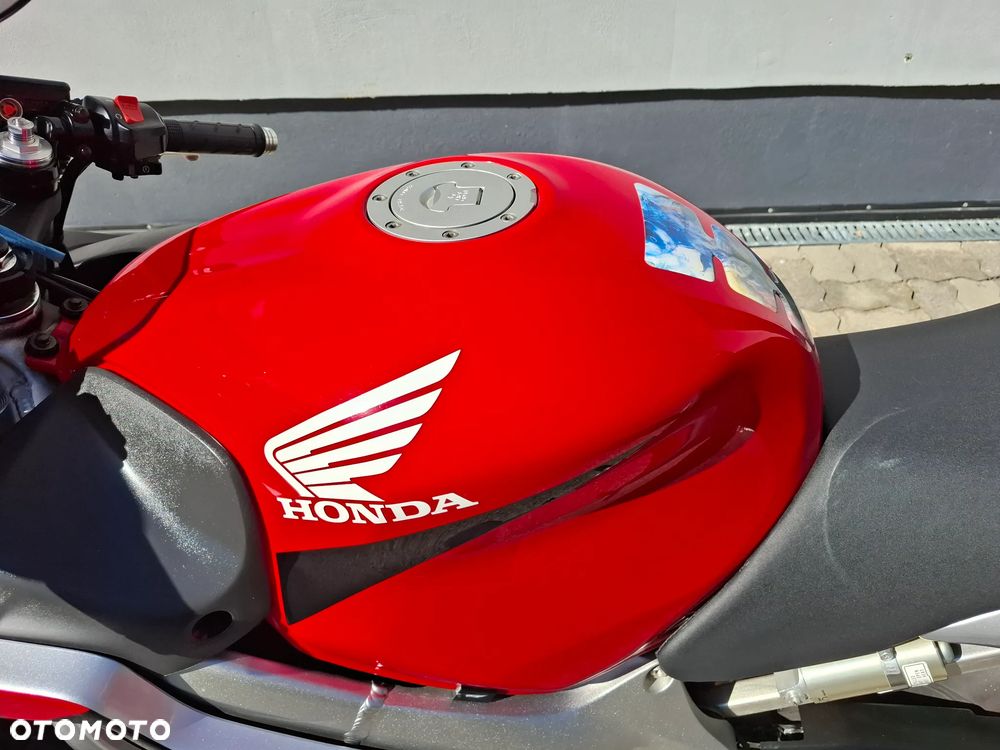 Honda CBR - 35