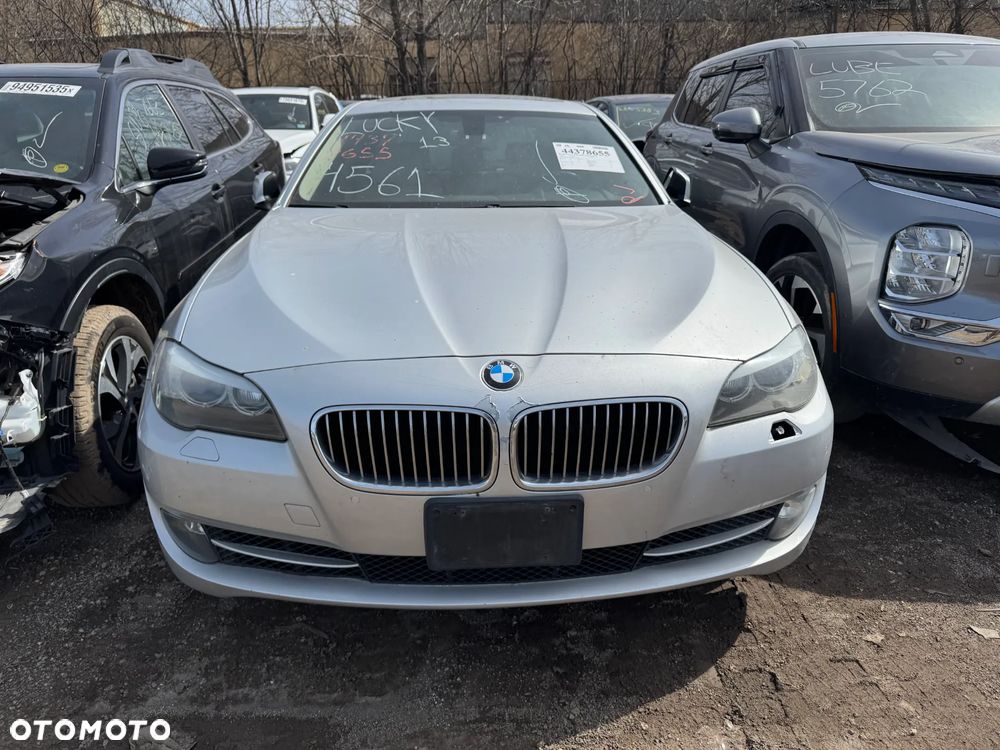BMW Seria 5 528i xDrive - 13
