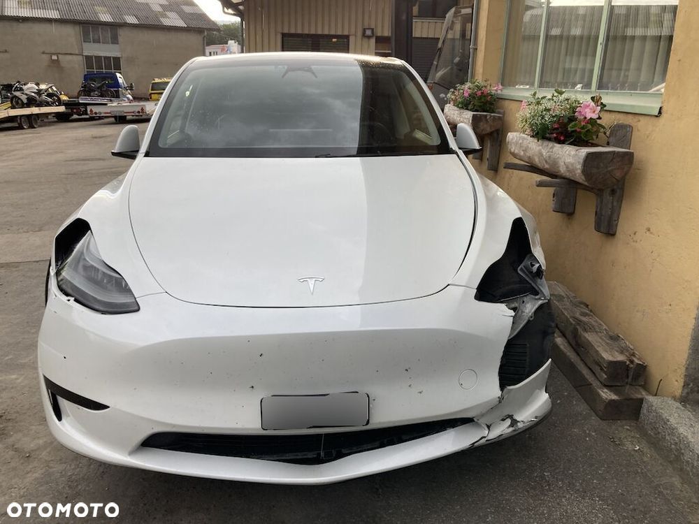 Tesla Model Y Standard - 4