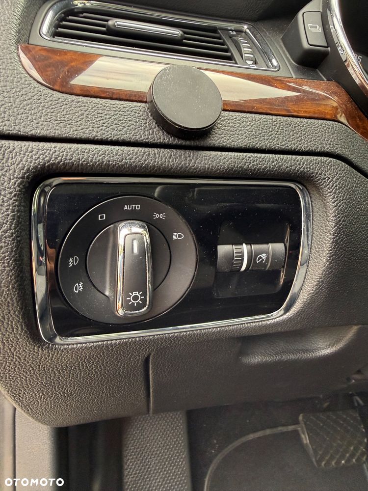 Skoda Superb 2.0 TDI Green tec DSG L&K - 25
