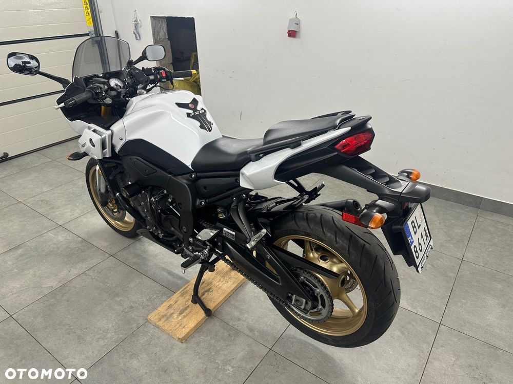Yamaha FZ8 - 10