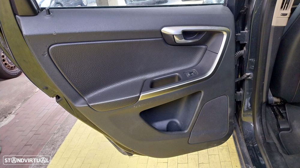 Volvo XC 60 D5 Momentum - 15