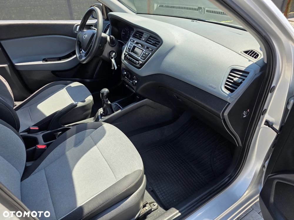 Hyundai i20 blue 1.2 Classic - 5