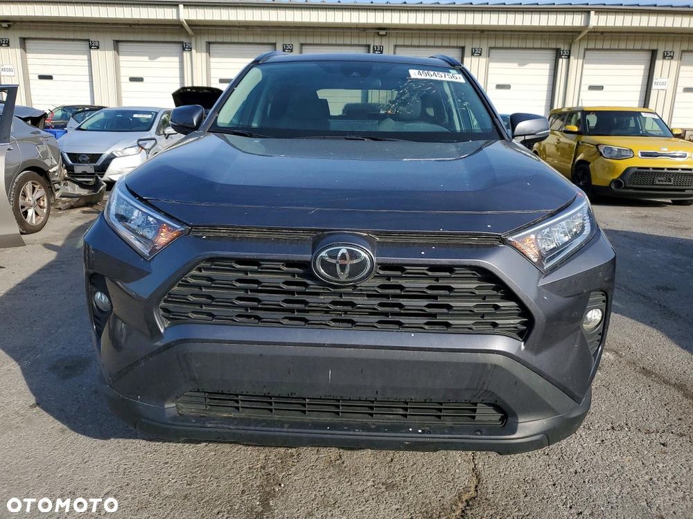 Toyota RAV4 - 6