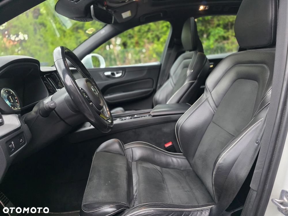 Volvo XC 60 D4 AWD R-Design - 10