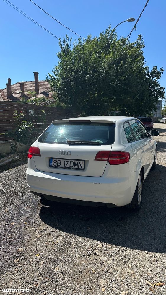 Audi A3 Sportback 1.6 TDI Ambiente - 2