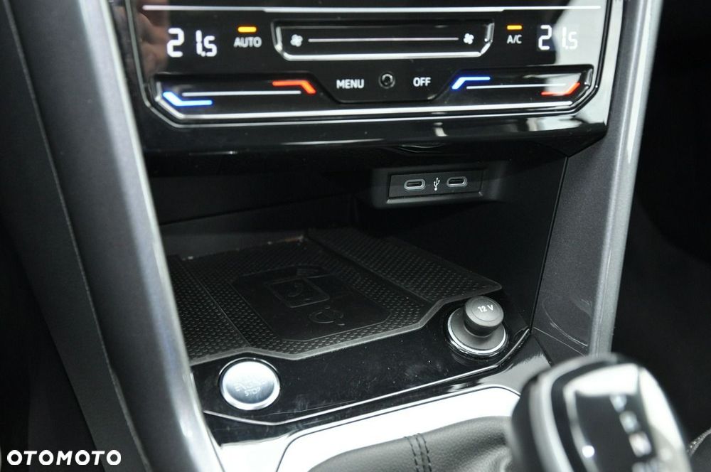 Volkswagen T-Roc - 24